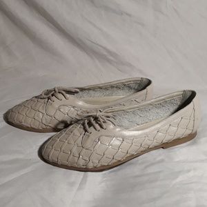 Caterina Made In Brazil Laced Flats Size 5-1/2 M